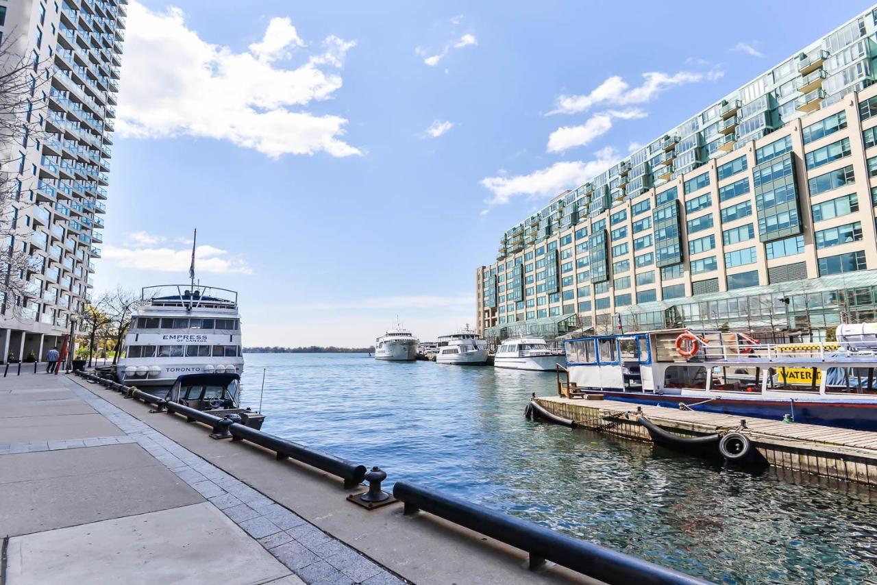 Condo Downtown, Cn Tower, Financial District Торонто Екстериор снимка