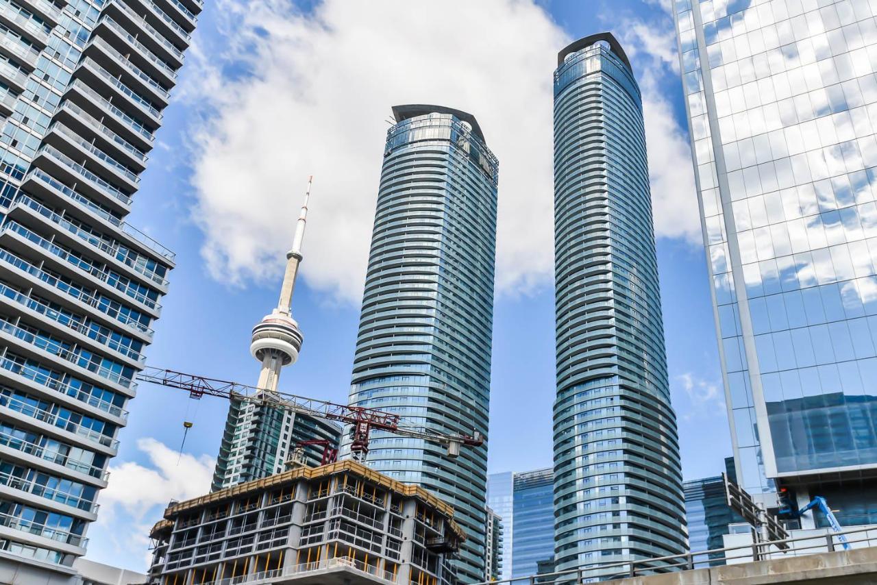 Condo Downtown, Cn Tower, Financial District Торонто Екстериор снимка