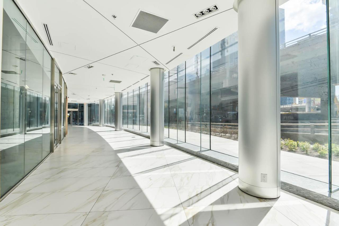 Condo Downtown, Cn Tower, Financial District Торонто Екстериор снимка