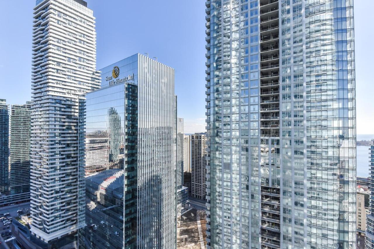 Condo Downtown, Cn Tower, Financial District Торонто Екстериор снимка