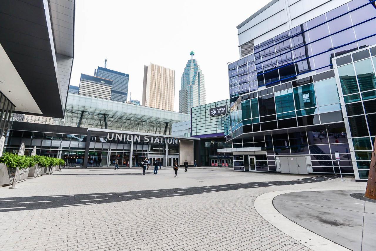 Condo Downtown, Cn Tower, Financial District Торонто Екстериор снимка