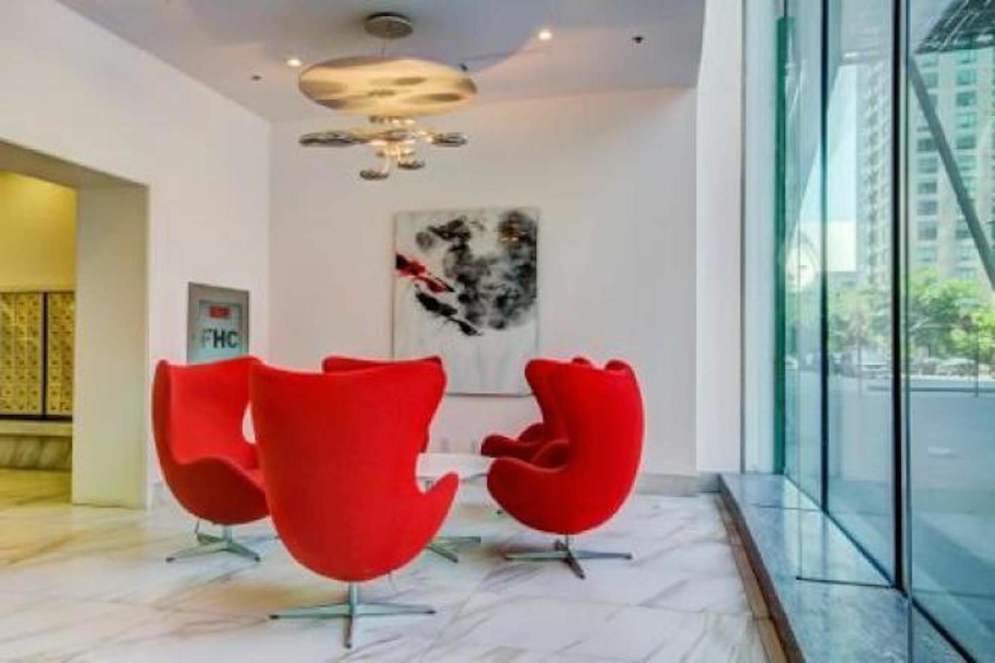 Condo Downtown, Cn Tower, Financial District Торонто Екстериор снимка