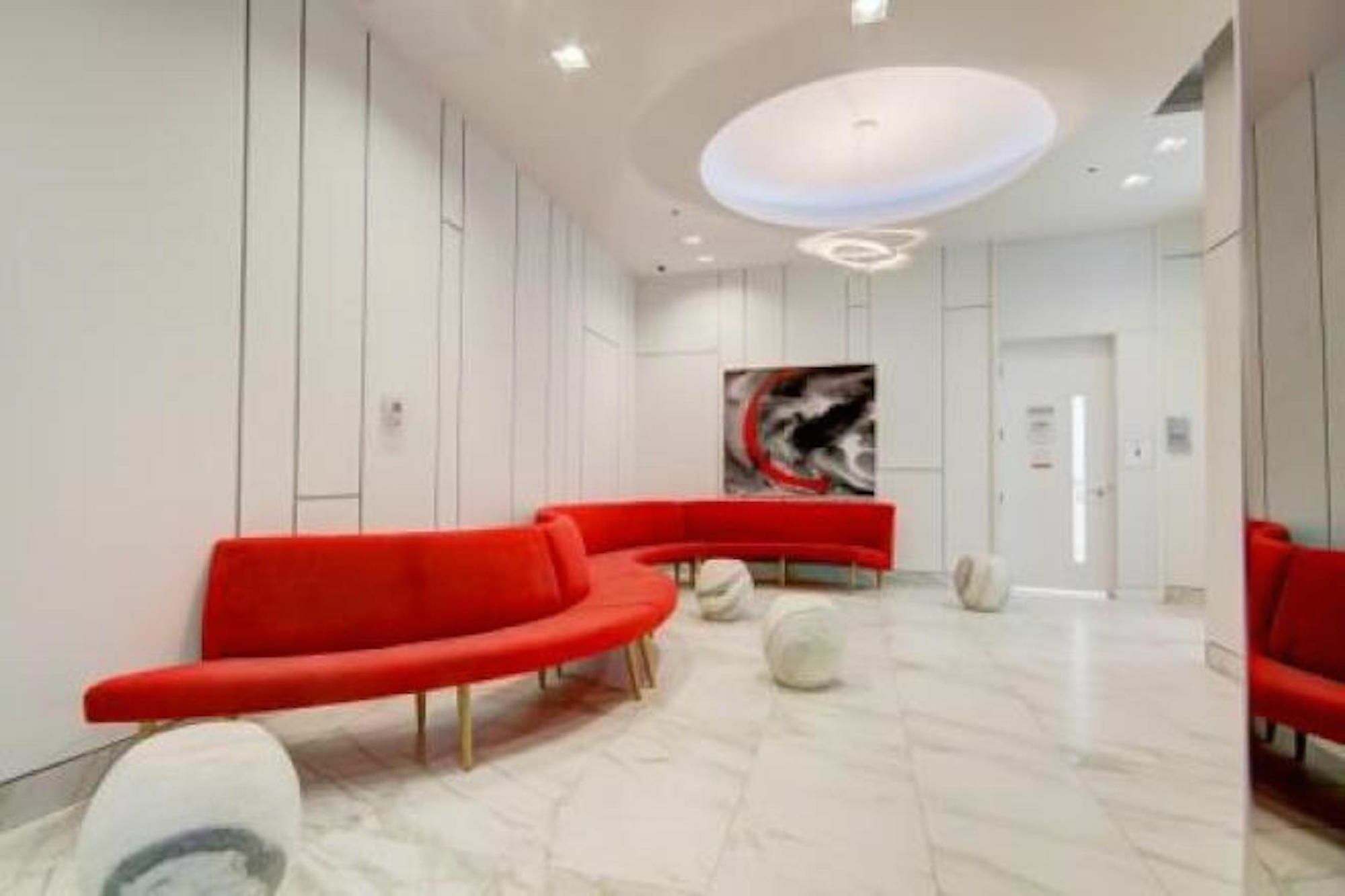 Condo Downtown, Cn Tower, Financial District Торонто Екстериор снимка